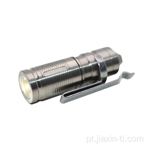 Lanterna de titânio LED de carregador USB com clipe de cinto